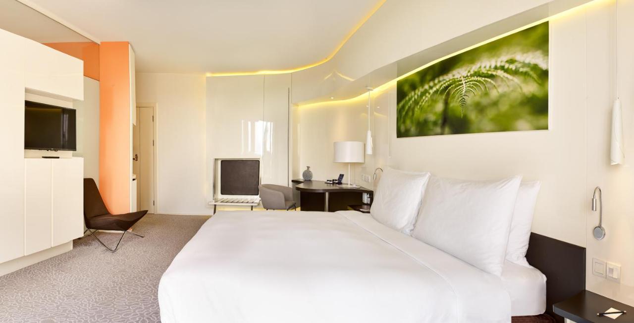 Radisson Blu Hotel & Convention Centre キガリ エクステリア 写真