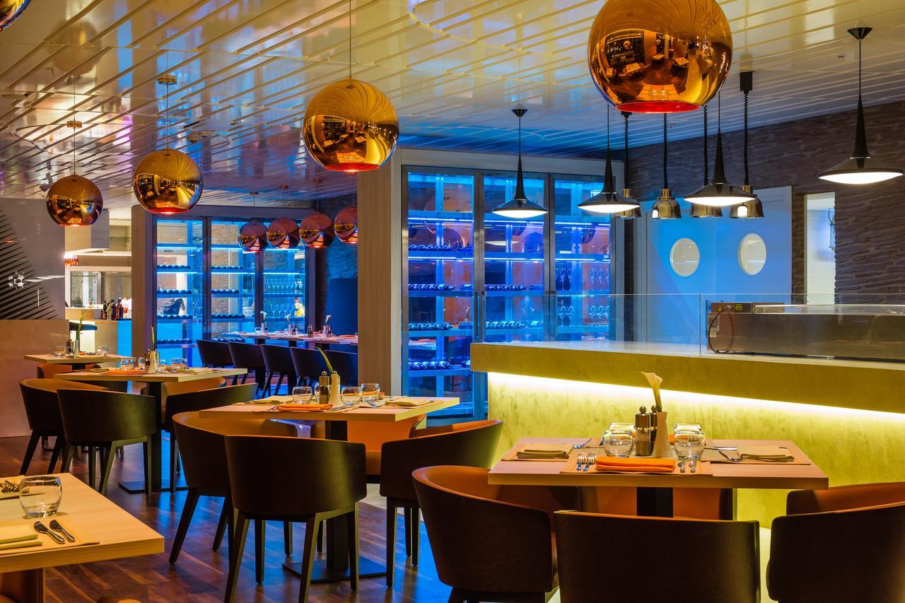 Radisson Blu Hotel & Convention Centre キガリ エクステリア 写真 The interior of the restaurant